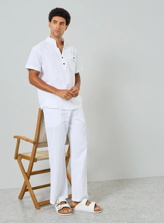 تايك تو Men White Mandarin Collar Short Sleeve Shirt